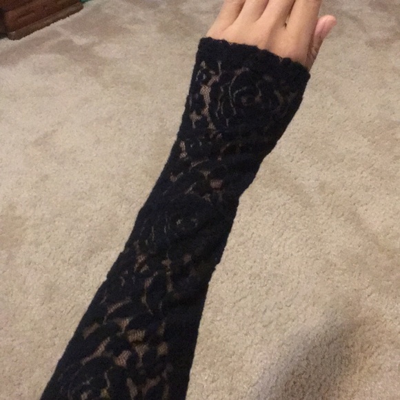 Black lace long sleeve shirt - Picture 2 of 3